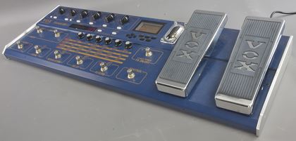 Vox-ToneLab SE effects board (Genesis)